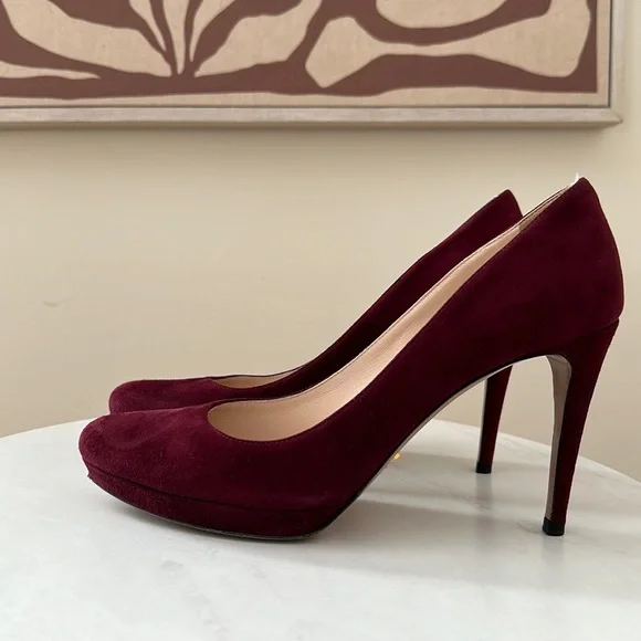 Prada Camoscio Basic Platform Pump in Granato